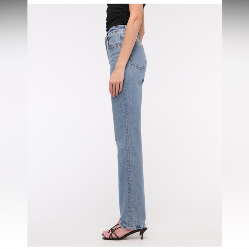 NWT A&F Ultra High Rise 90s Slim Straight Jean - Picture 3 of 12